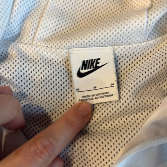 ((2 PIECE)) GIRLS JACKET BUNDLE NIKE AND ADIDAS SIZE MEDIUM - Picture 7 of 9